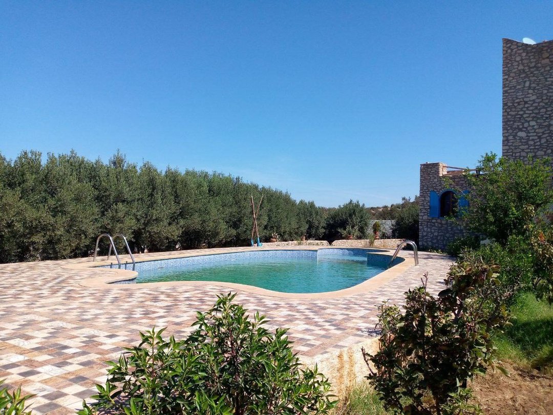 Villa for sale with pool, 3 bedrooms, 2000m². - Photo 17