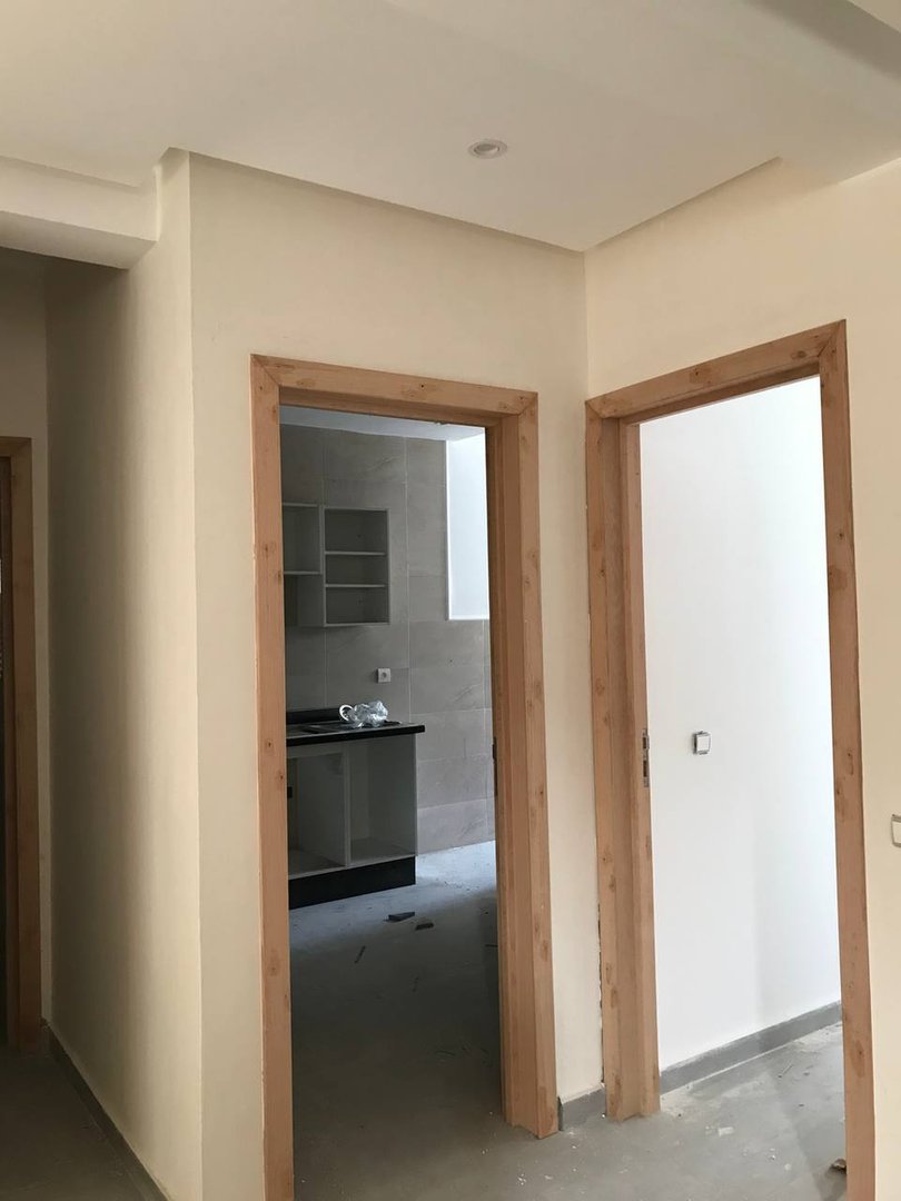 شقة للبيع مع تراس في الطابق الأرضي - Photo 1