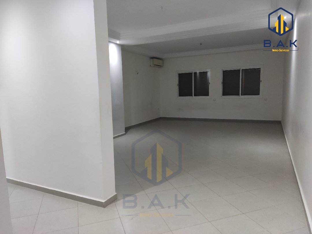 Apartment for rent with balcony - Photo 2