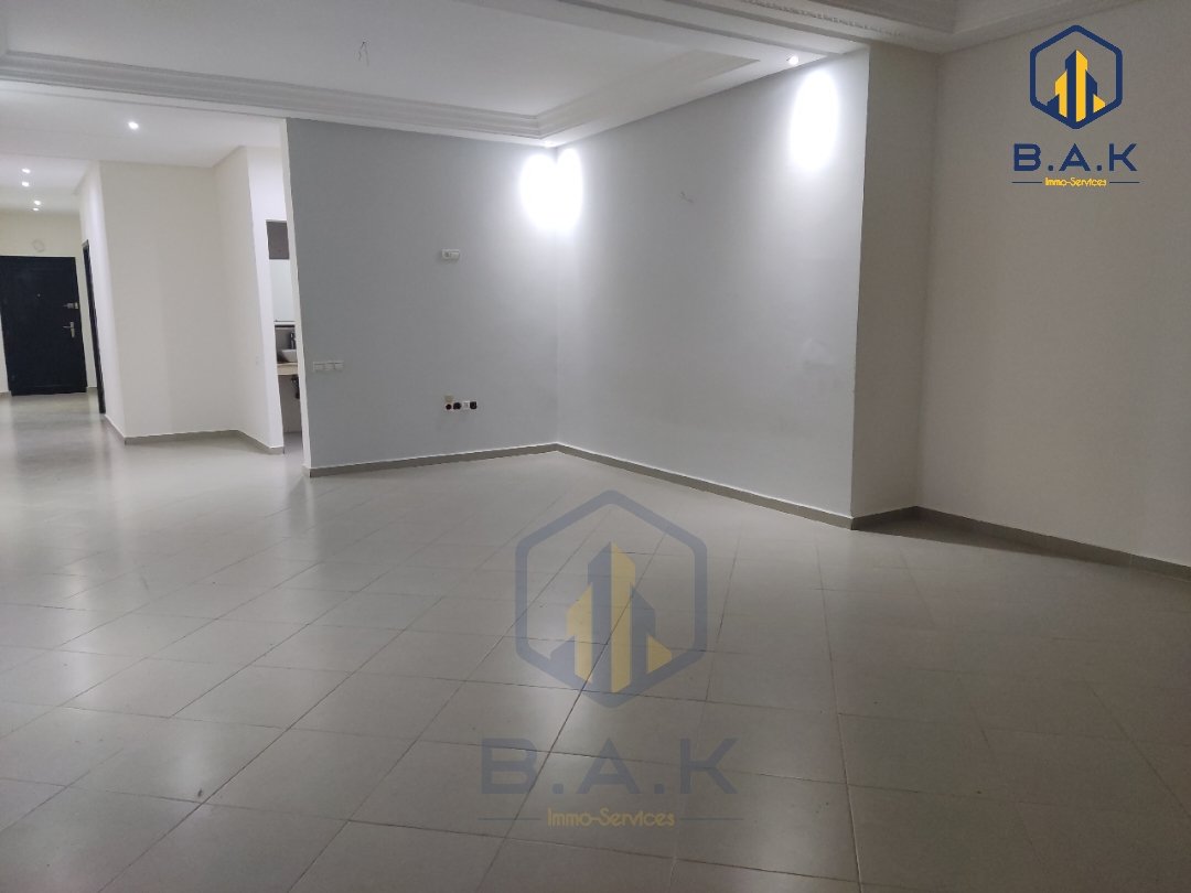 Apartment for rent with balcony - Photo 3