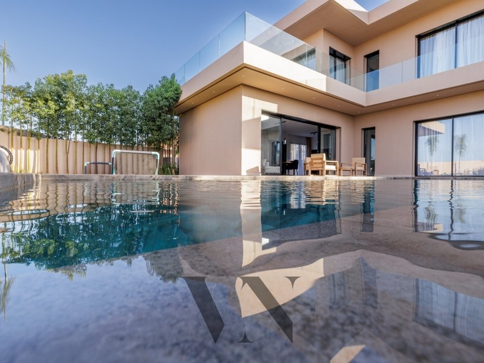 فيلا للبيع مع مسبح - Photo 1