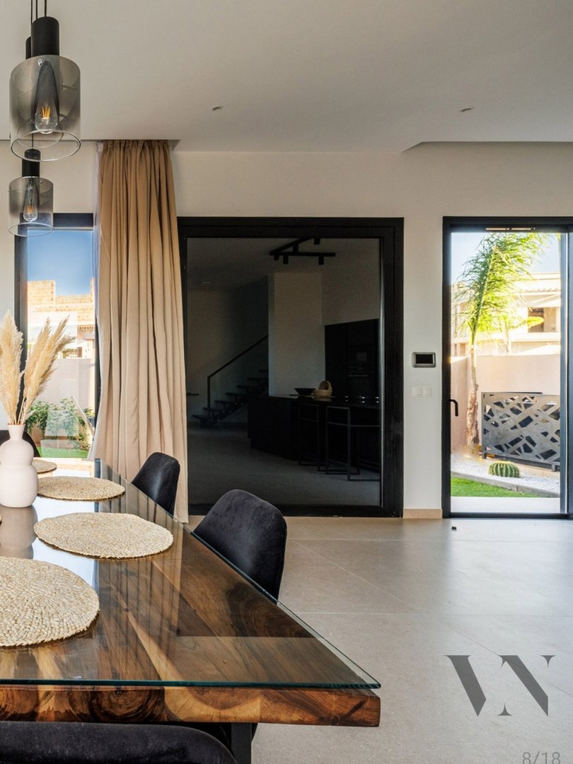 فيلا للبيع مع مسبح - Photo 9