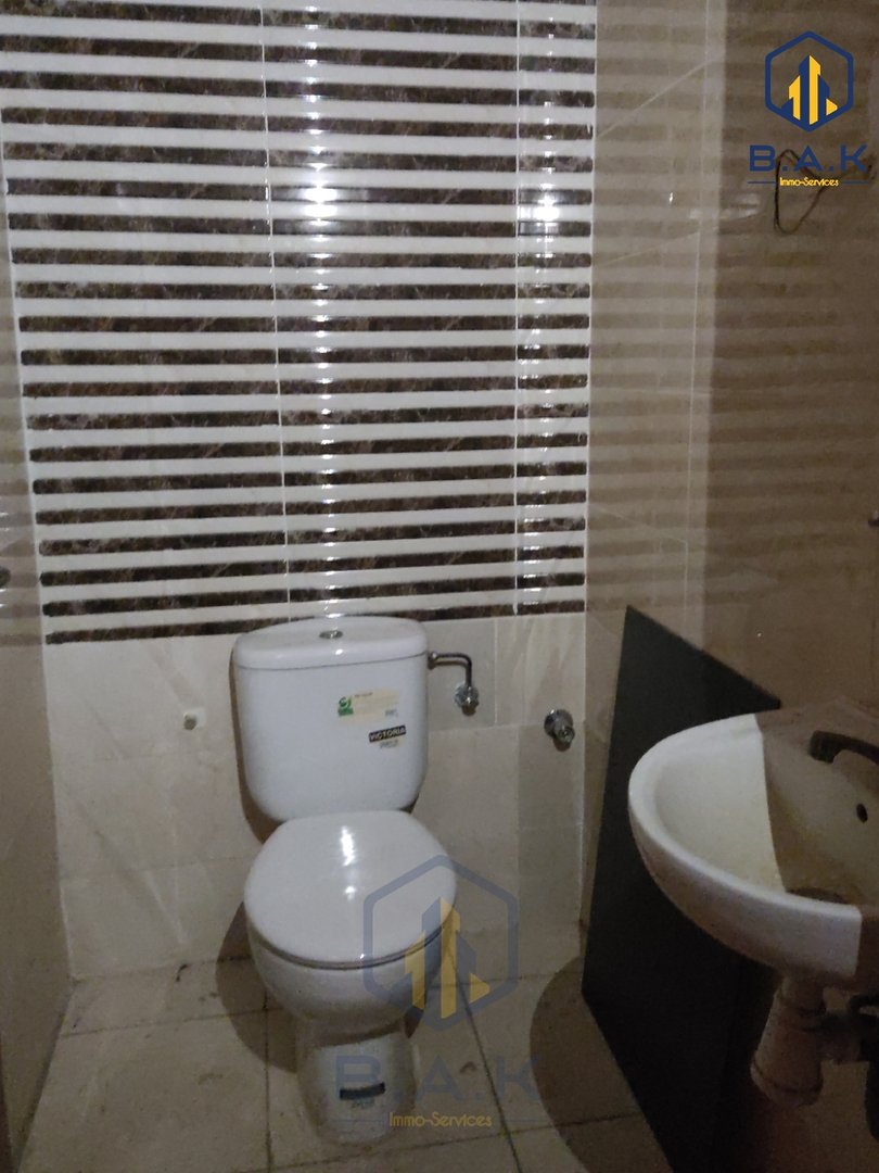 مكتب للإيجار مع تراس في الطابق الأول - Photo 14