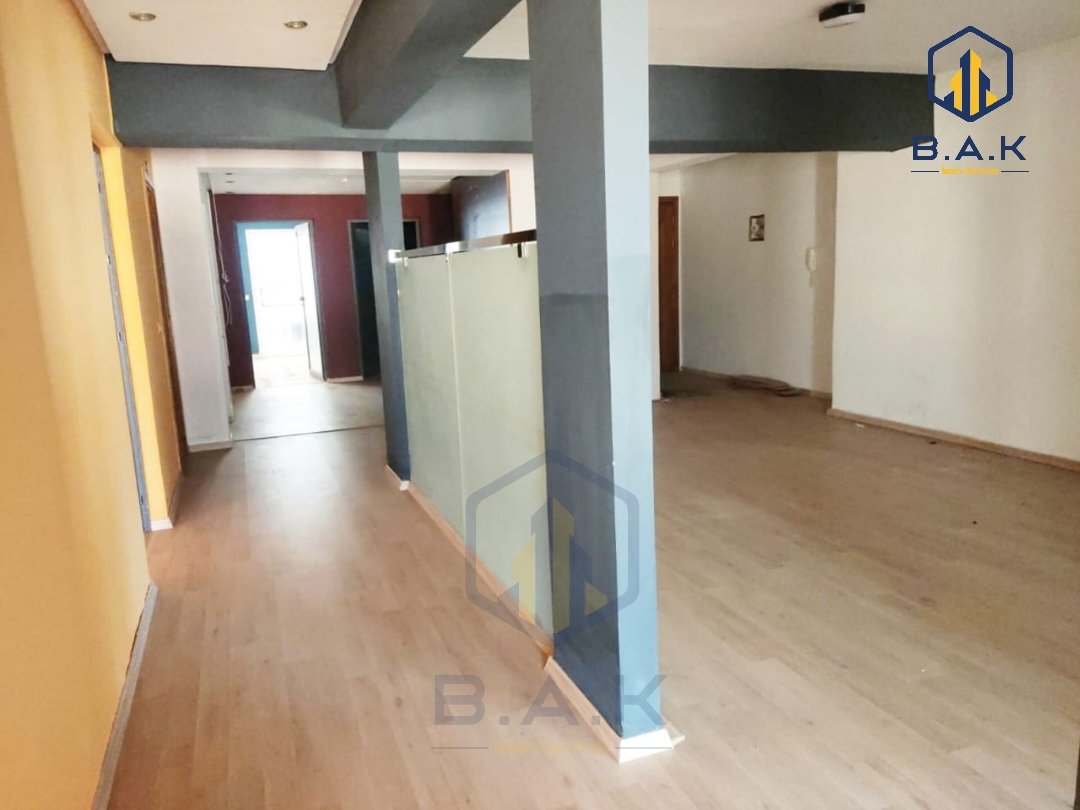 مكتب للإيجار مع تراس في الطابق الأول - Photo 6