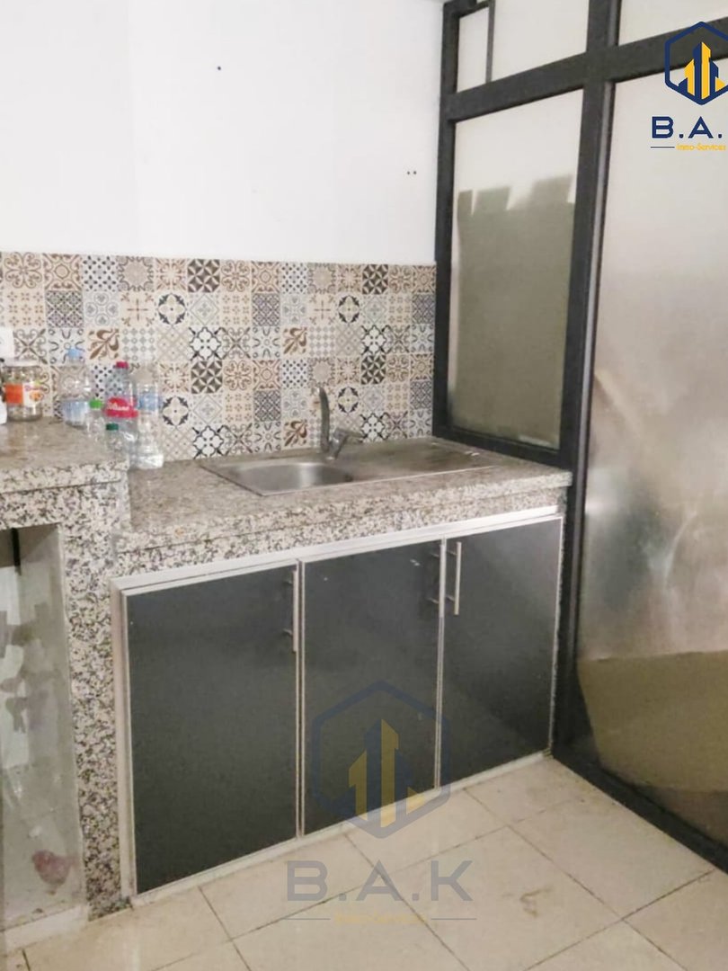 مكتب للإيجار مع تراس في الطابق الأول - Photo 13