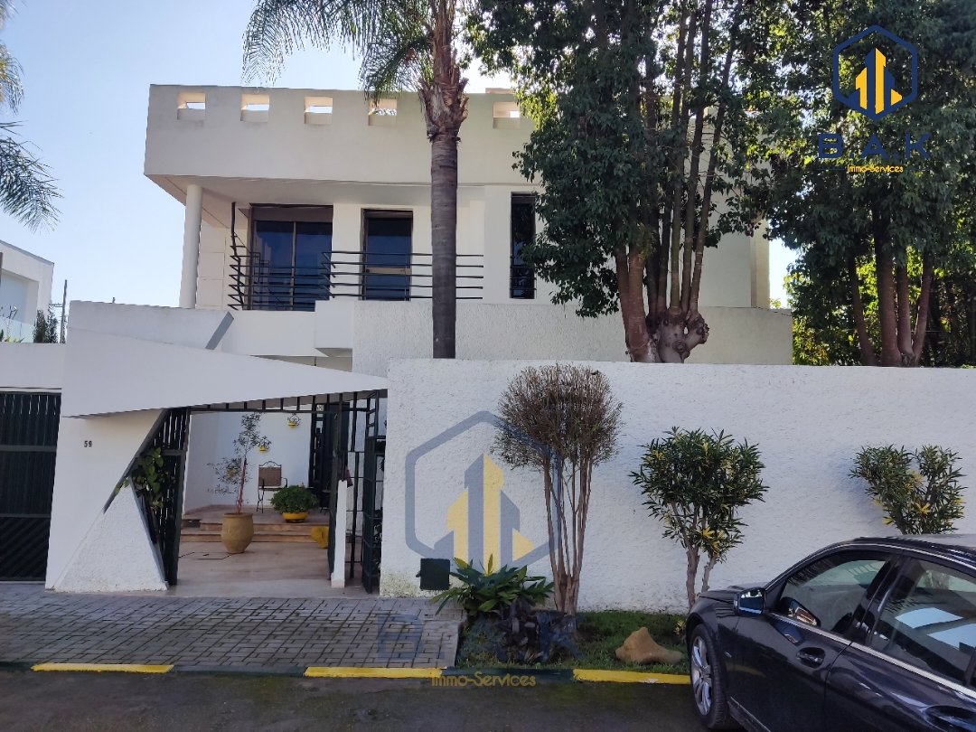 Villa à vendre avec terrasse et deux étages - Photo 1