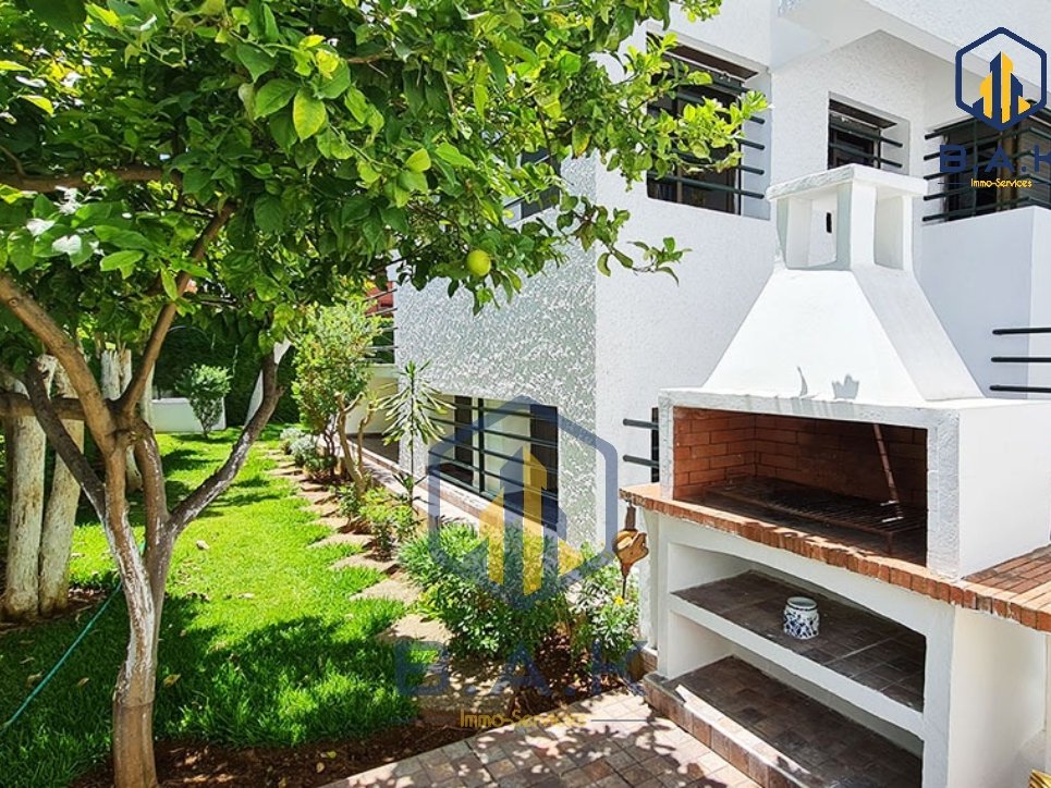 Villa à vendre avec terrasse et deux étages - Photo 6