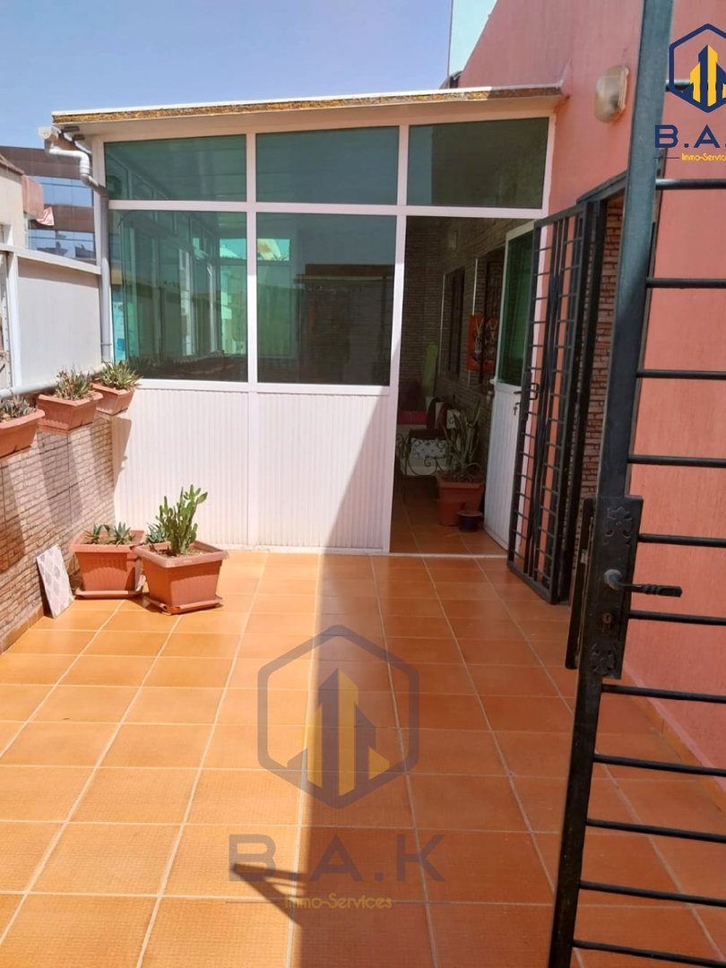 شقة للبيع مع تراس في الطابق الرابع - Photo 2