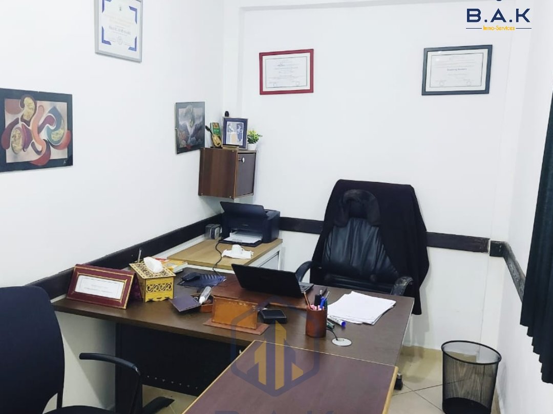 مكتب للإيجار مع تراس في الطابق الأول - Photo 8