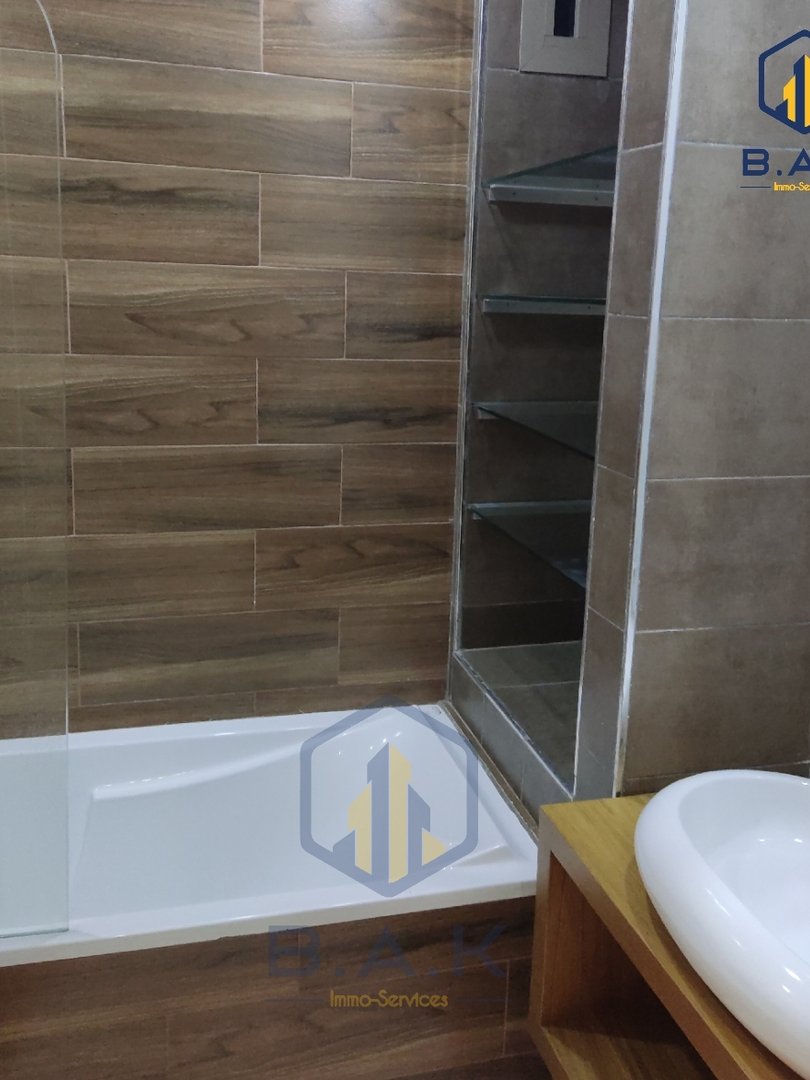 Apartamento en alquiler con balcón en el primer piso - Photo 16