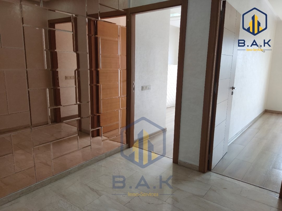 Apartamento en alquiler con balcón en el primer piso - Photo 6