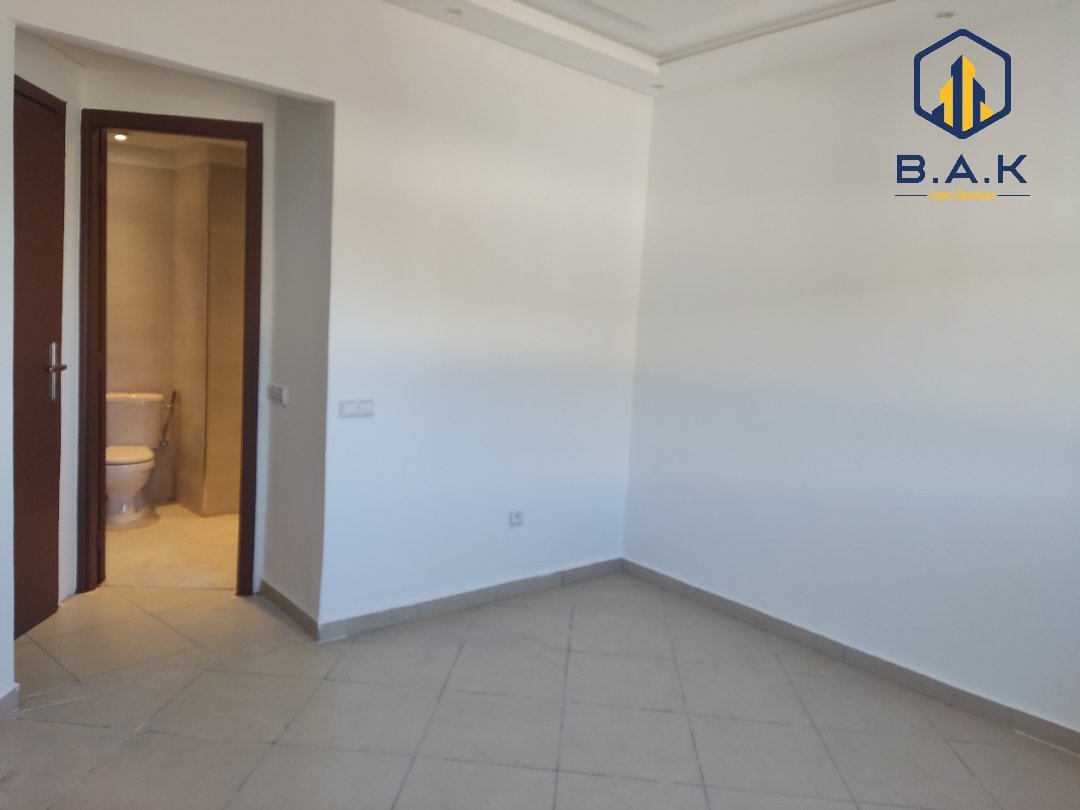 Appartement à louer avec jardin - Photo 8