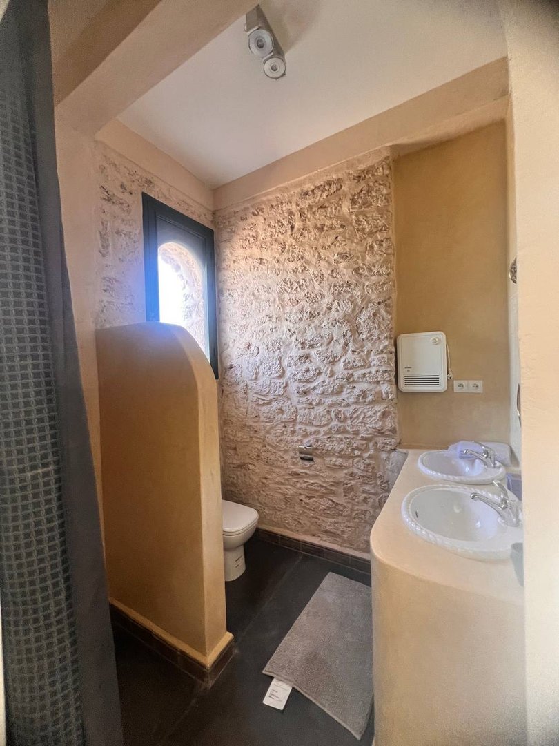 Dream Villa with 3 Bedrooms and Pool! - Photo 25