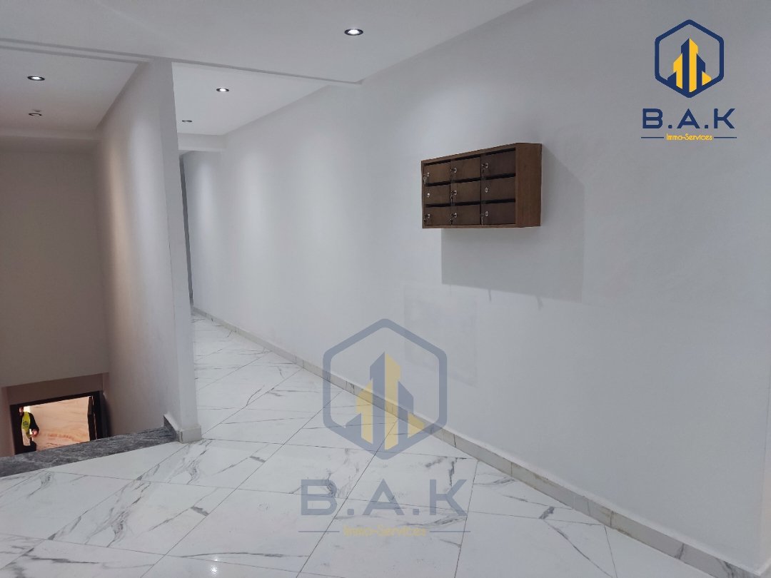 مكتب للإيجار في الطابق الأول - Photo 7