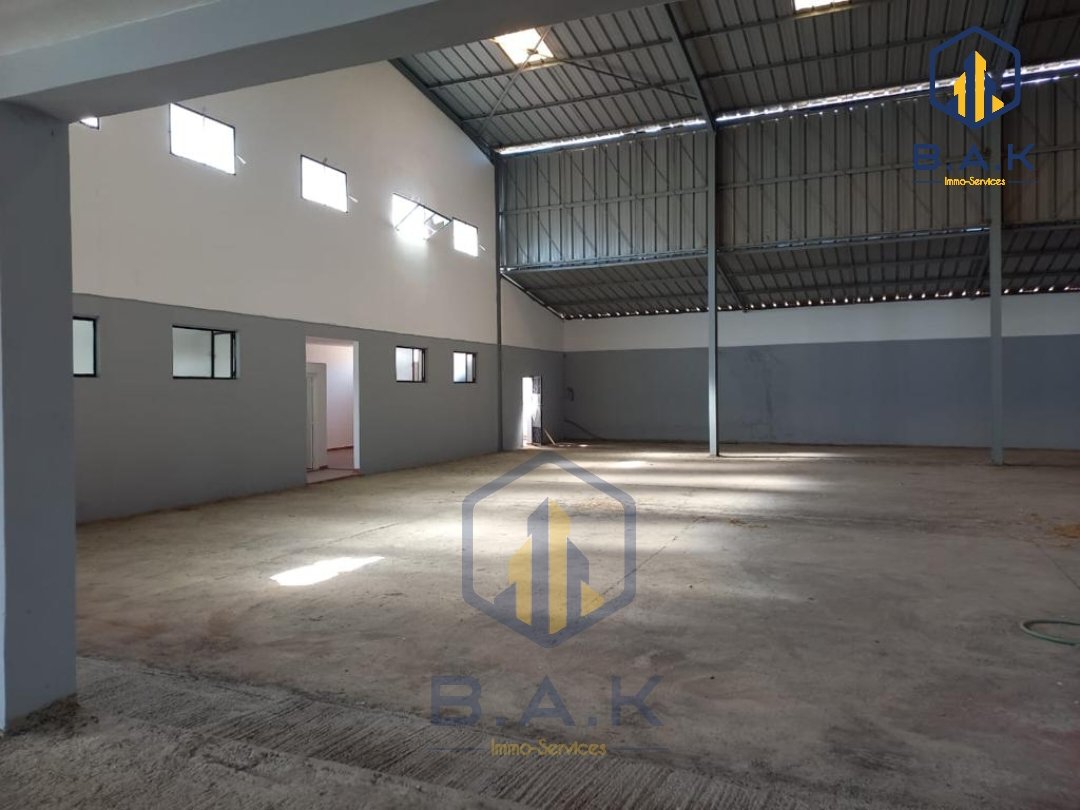 Local Industrial en venta con parking - Photo 8