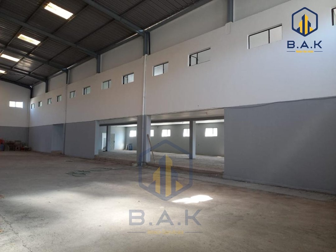 Local Industrial en venta con parking - Photo 7