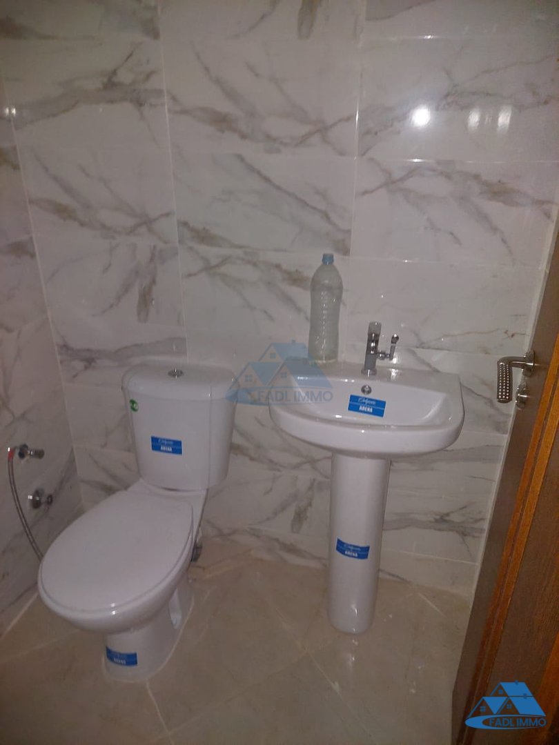 Oficina nueva en alquiler en el primer piso - Photo 3