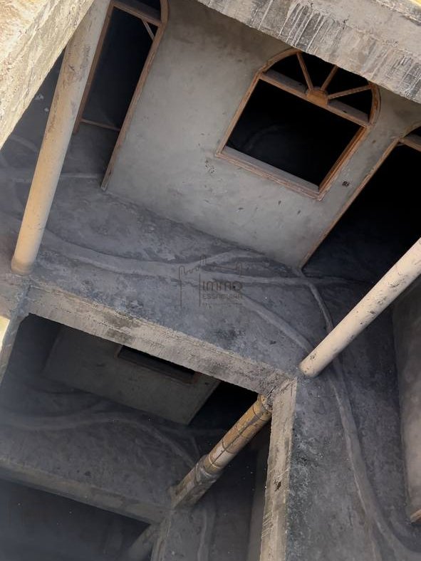 رياض شبه مُكتمل للبيع في مركز الصويرة، 12 غرفة - Photo 9