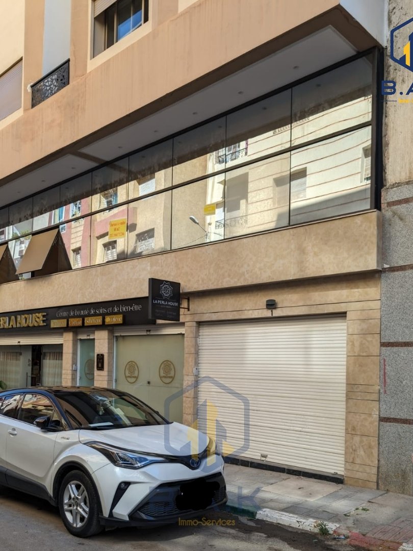 محل تجاري للإيجار - Photo 1