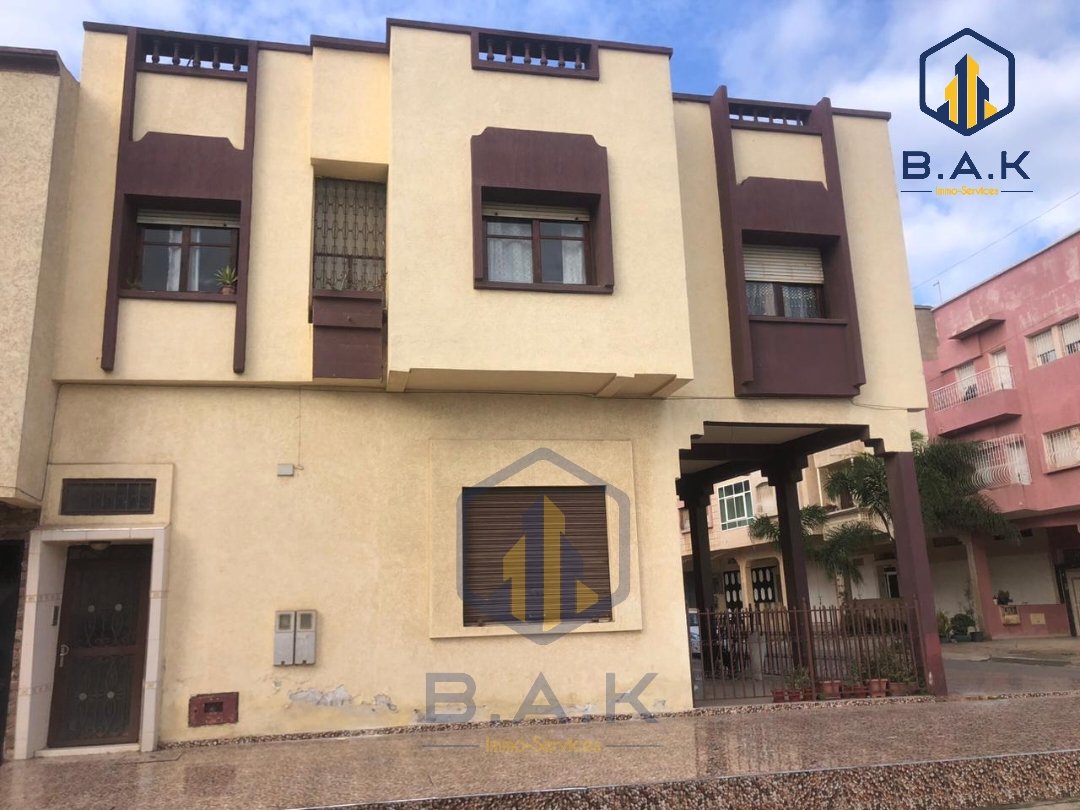 Maison à vendre avec garage et deux étages - Photo 2