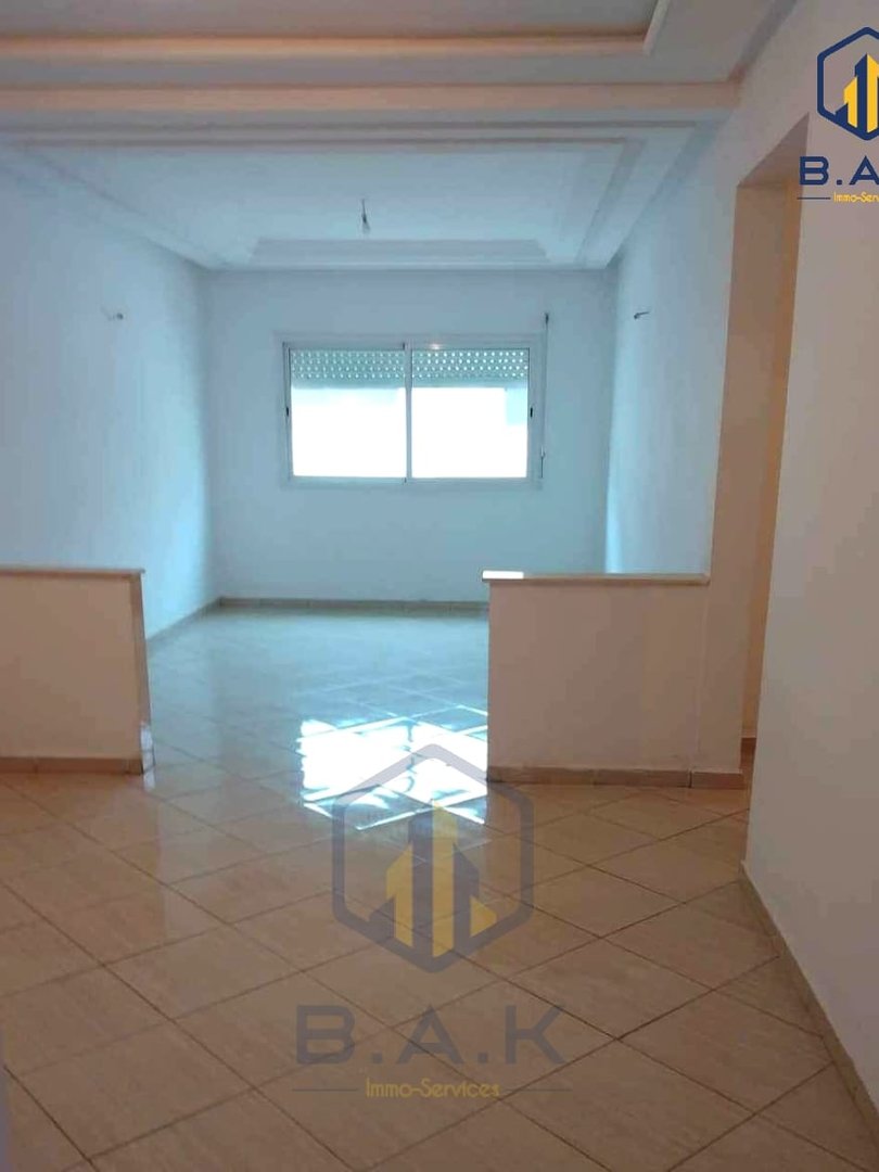 شقة للبيع مع شرفة في الطابق الثالث - Photo 2