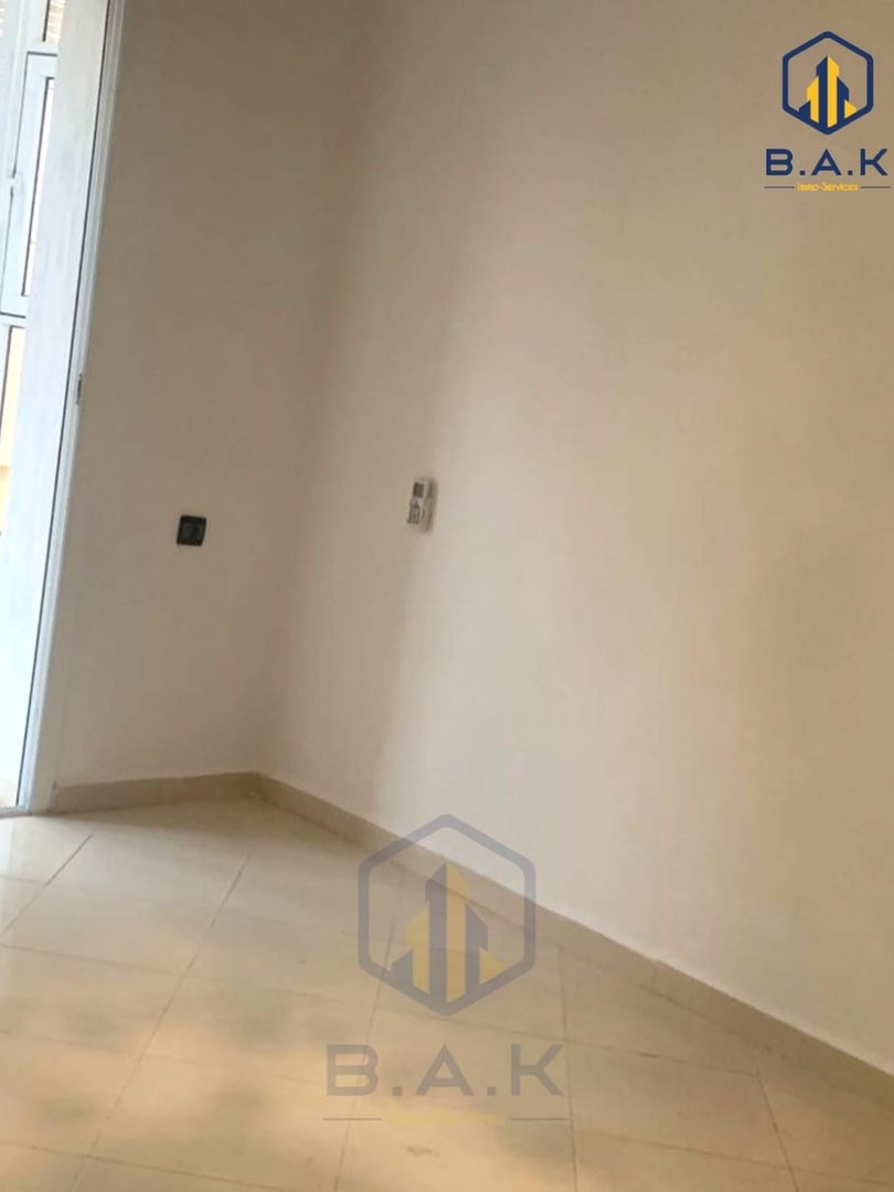 Apartment for sale with balcony - Photo 6