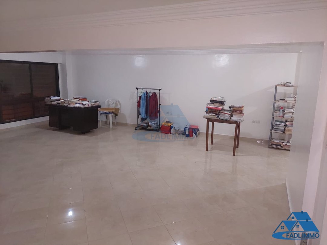 Bureau à vendre au premier étage - Photo 4