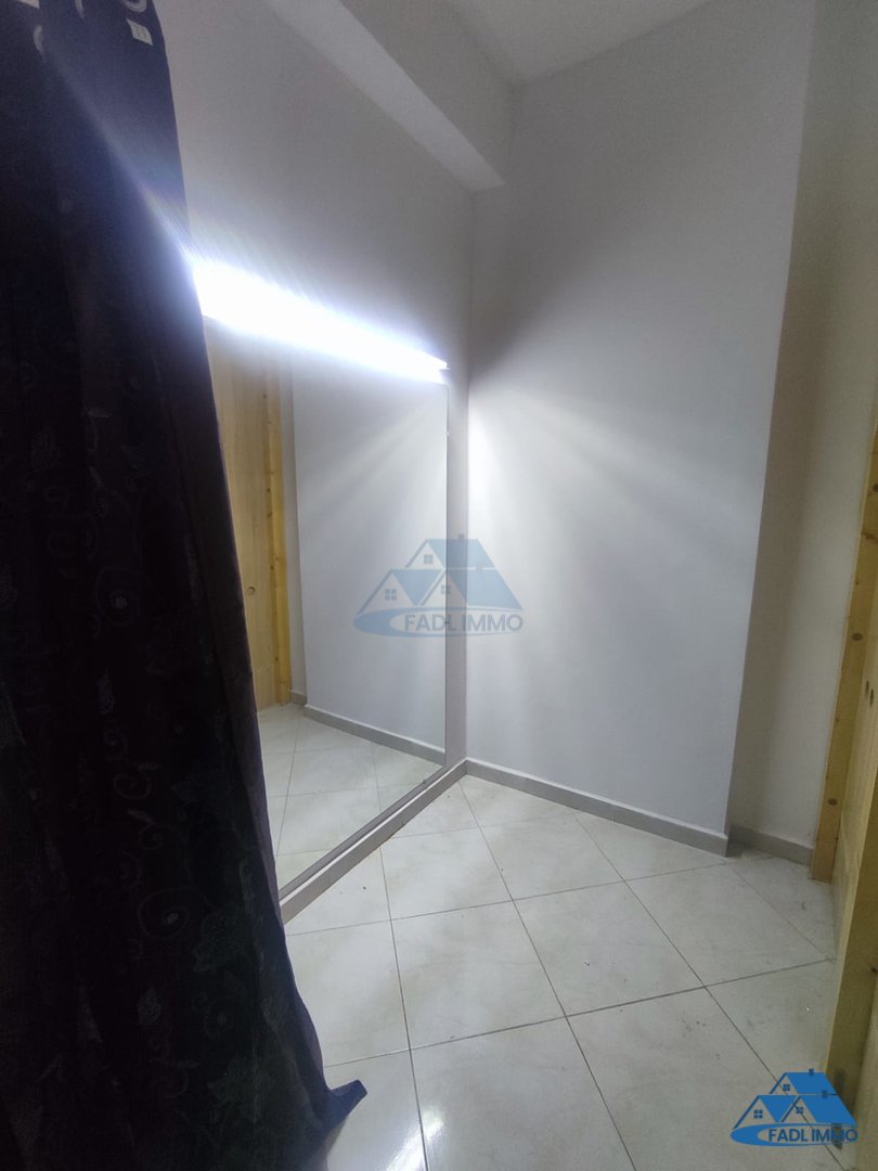 Bureau à louer avec terrasse au premier étage - Photo 5