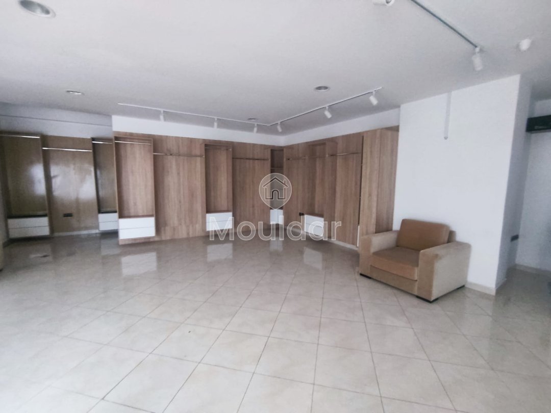 Bureau à louer avec terrasse au premier étage - Photo 2