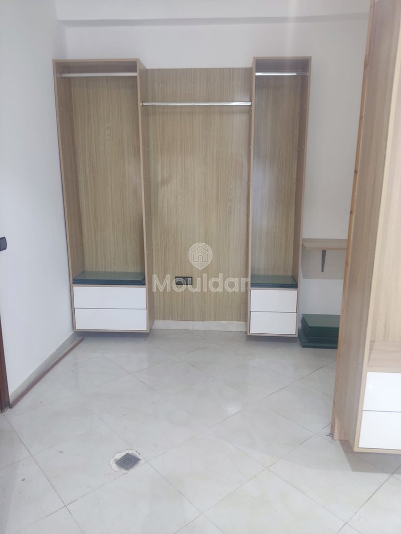 Bureau à louer avec terrasse au premier étage - Photo 11