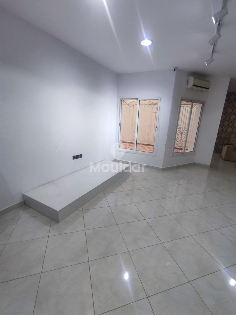 Bureau à louer avec terrasse au premier étage - Photo 6