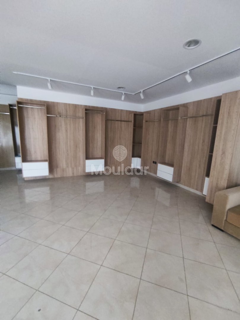 Bureau à louer avec terrasse au premier étage - Photo 3