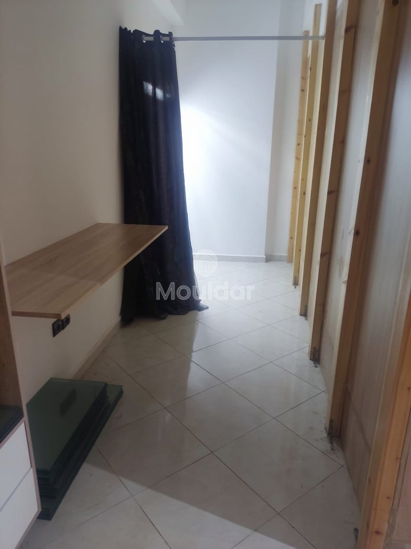 Bureau à louer avec terrasse au premier étage - Photo 8