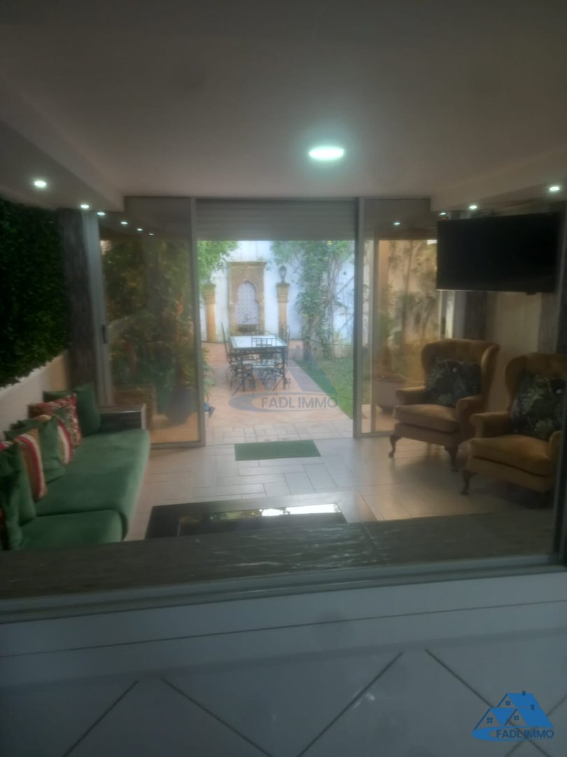 Villa for sale with garden and three floors - Photo 18
