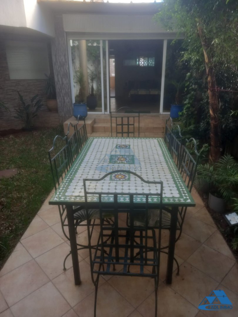 Villa for sale with garden and three floors - Photo 19