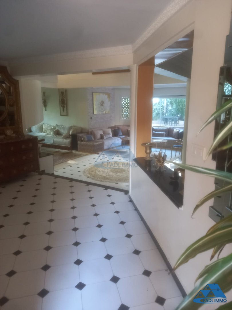 Villa for sale with garden and three floors - Photo 3