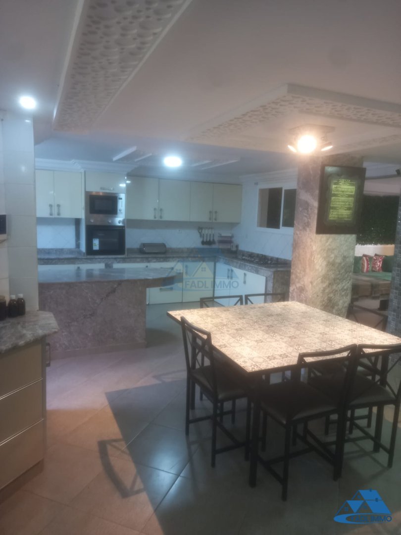 Villa for sale with garden and three floors - Photo 15