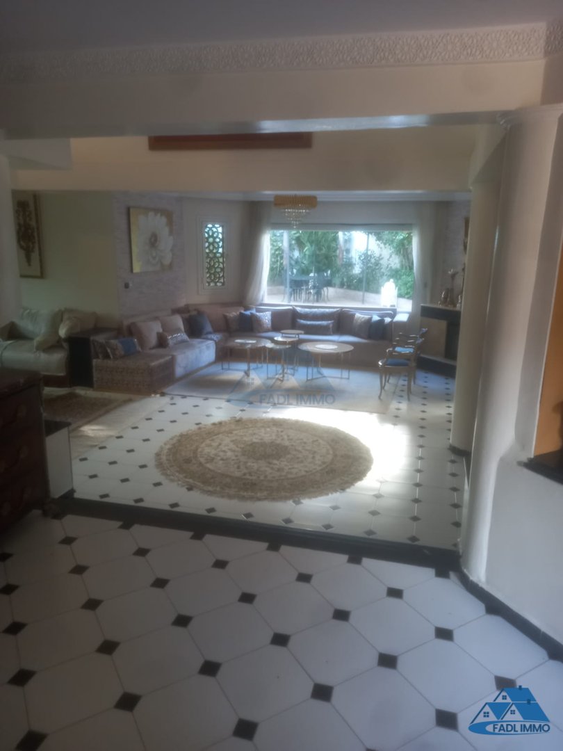 Villa for sale with garden and three floors - Photo 2