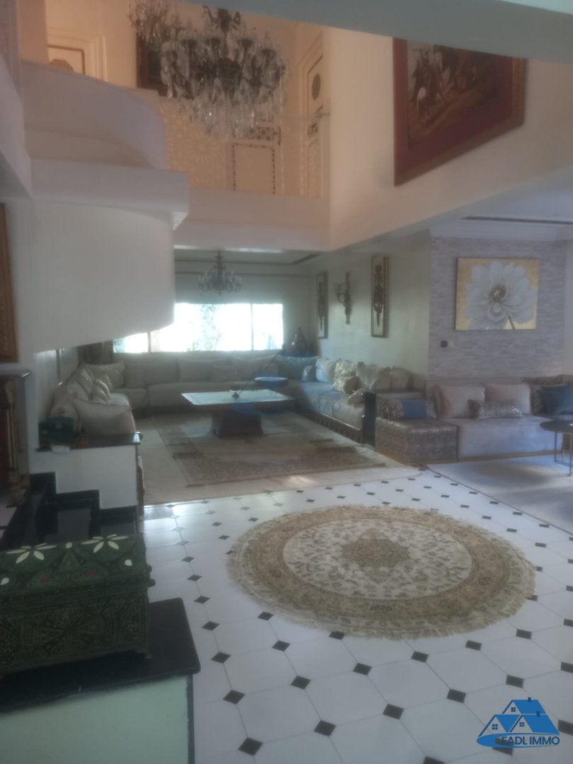 Villa for sale with garden and three floors - Photo 13