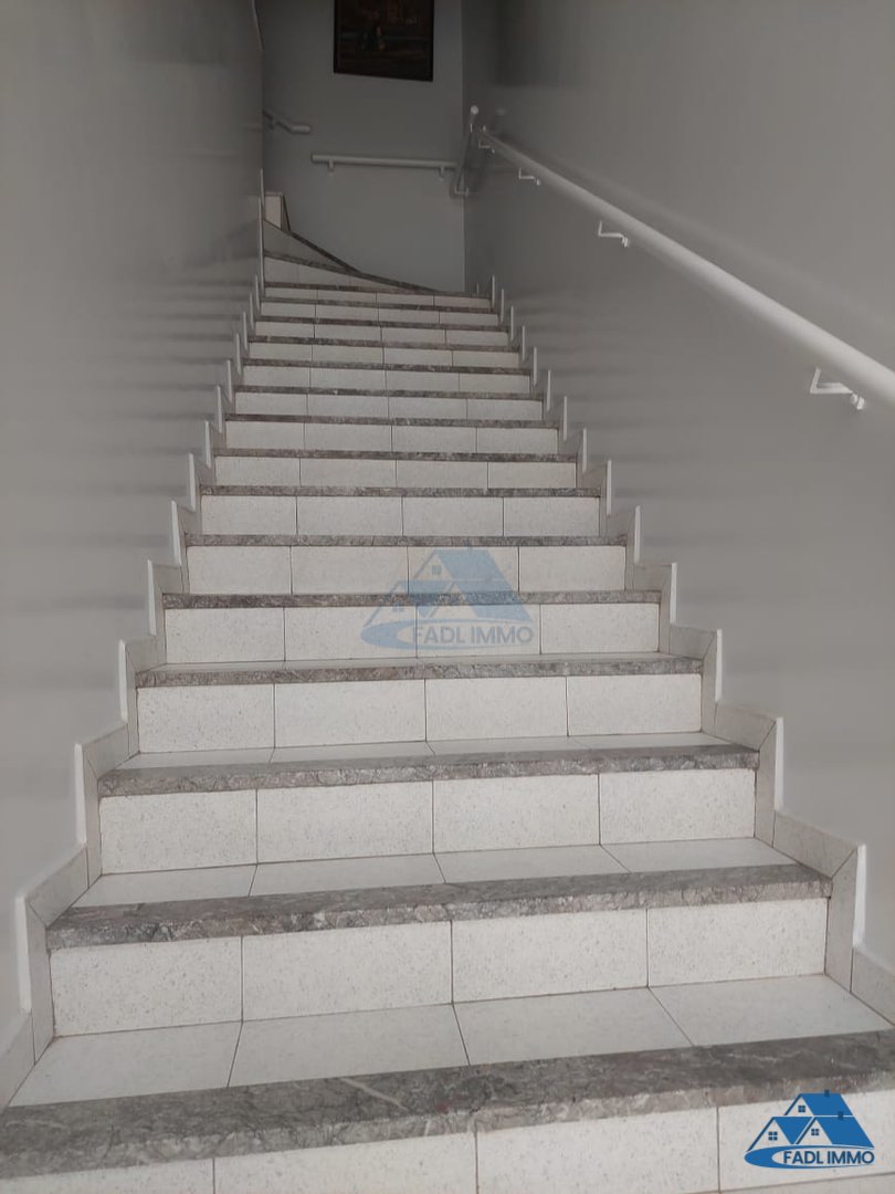 Maison à vendre avec terrasse et quatre étages - Photo 16