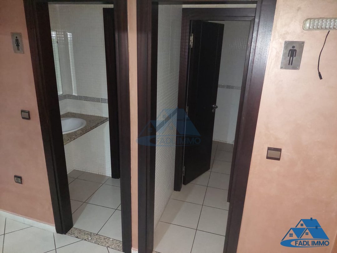 Maison à vendre avec terrasse et quatre étages - Photo 18