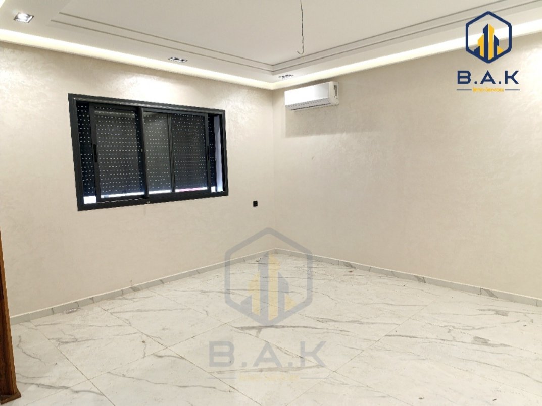 Apartment for rent with balcony - Photo 1