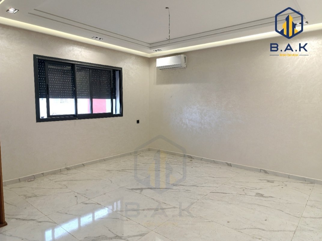 Apartment for rent with balcony - Photo 2