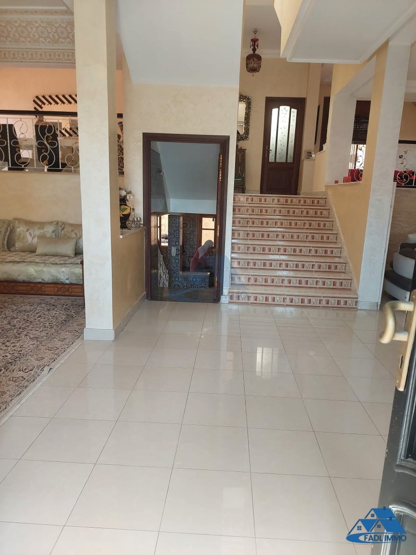 Villa for sale with terrace and three floors - Photo 6