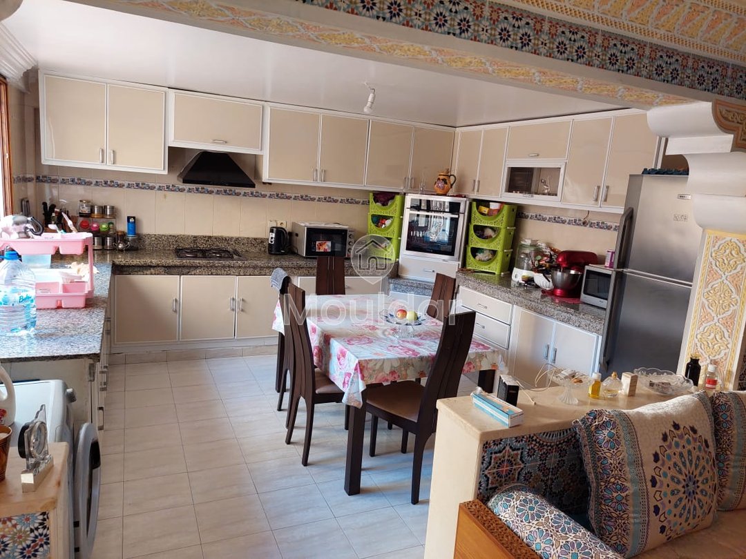 فيلا للبيع مع تراس و ثلاثة طوابق - Photo 20