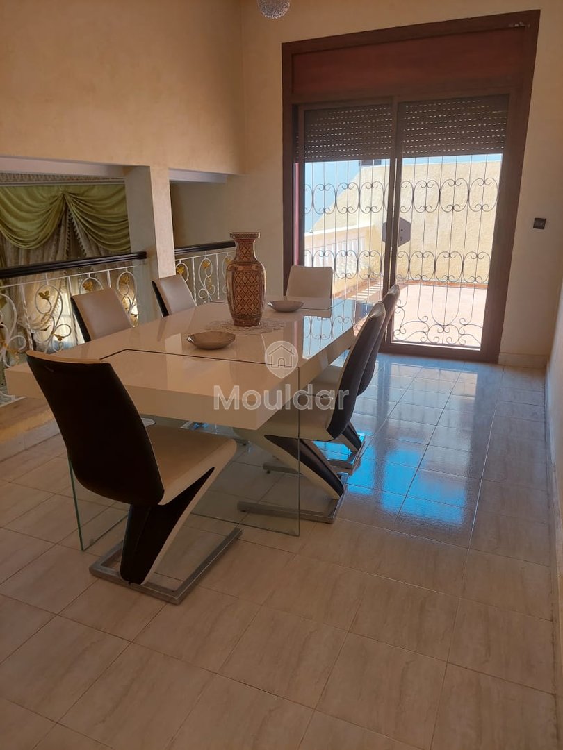 فيلا للبيع مع تراس و ثلاثة طوابق - Photo 11