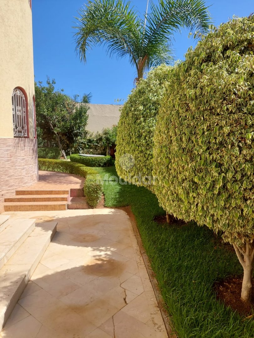 فيلا للبيع مع تراس و ثلاثة طوابق - Photo 2