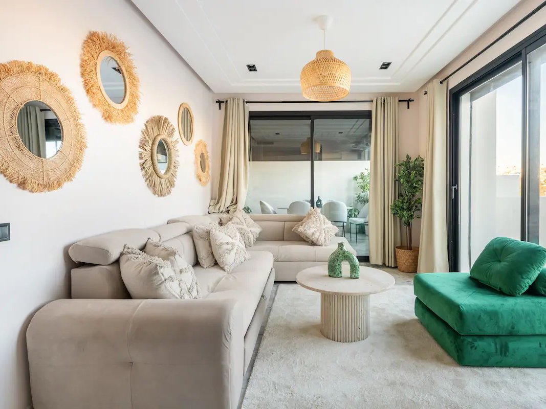 Apartment for rent with terrace - Photo 1