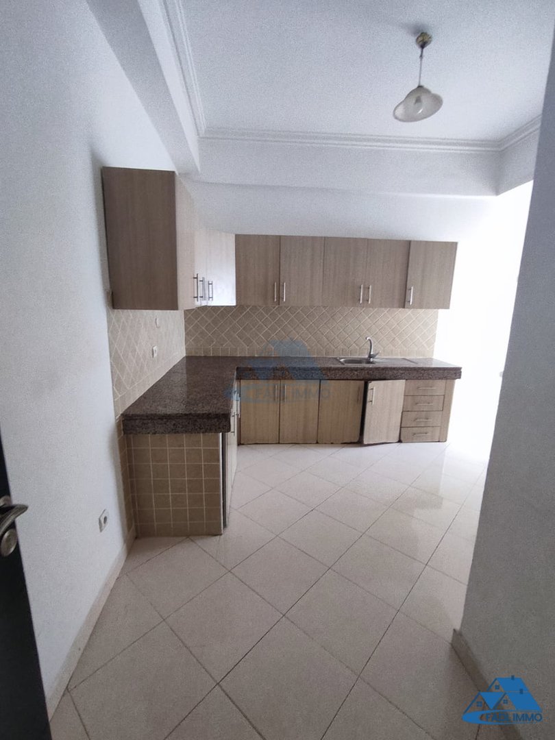 Appartement à louer avec balcon au septième étage - Photo 2