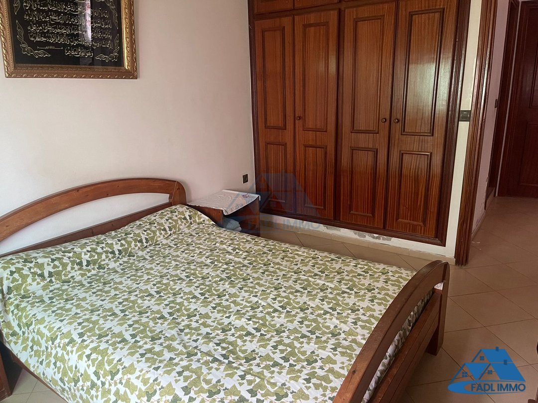 Villa en venta con terraza y tres pisos - Photo 13